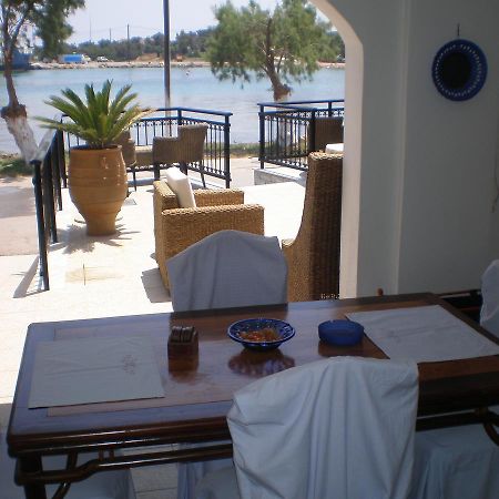 En Plo Hotell Elafonissos Exteriör bild