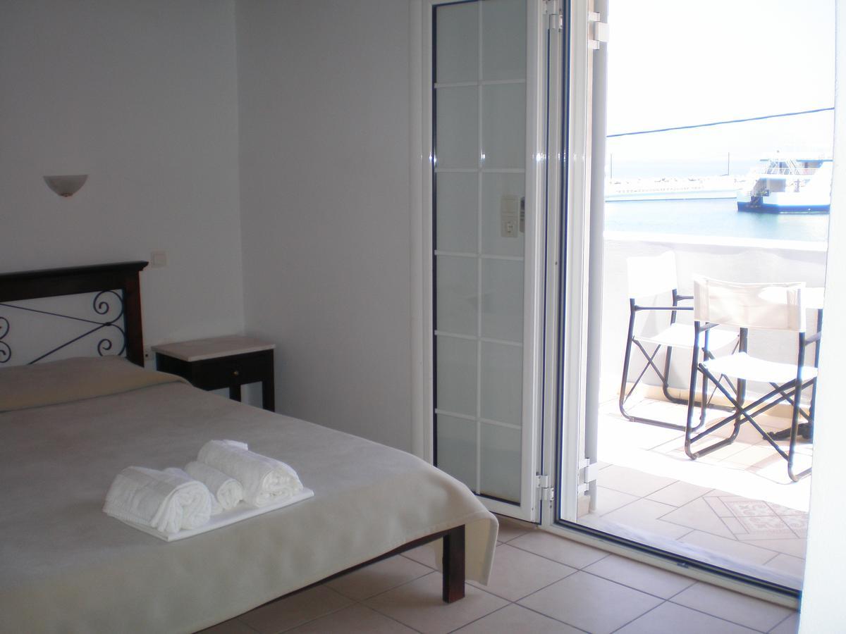 En Plo Hotell Elafonissos Exteriör bild