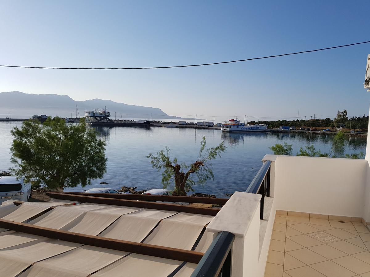 En Plo Hotell Elafonissos Exteriör bild