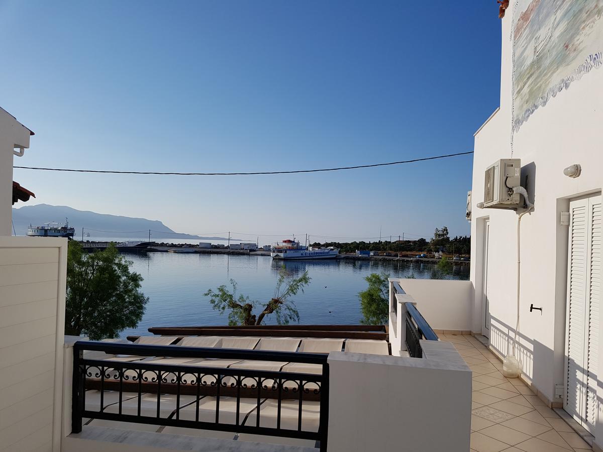 En Plo Hotell Elafonissos Exteriör bild
