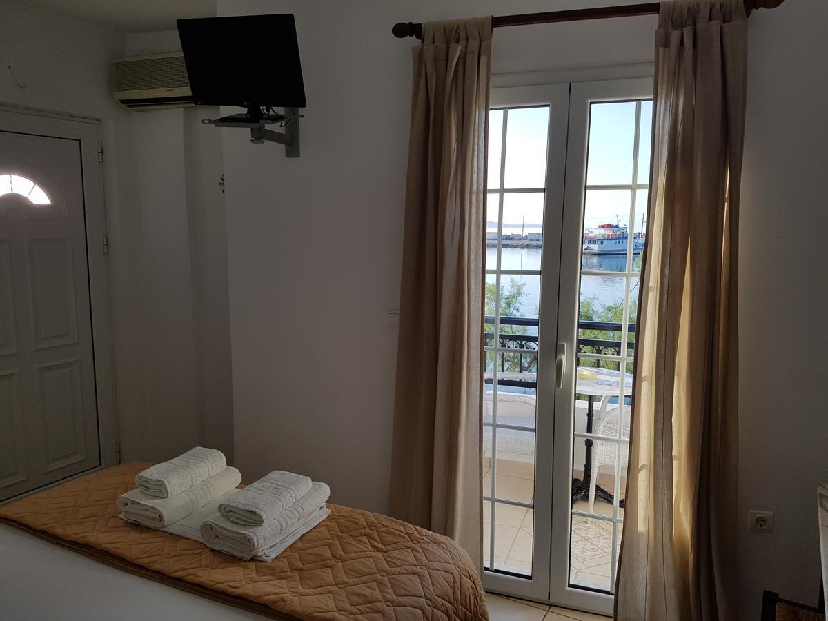 En Plo Hotell Elafonissos Exteriör bild