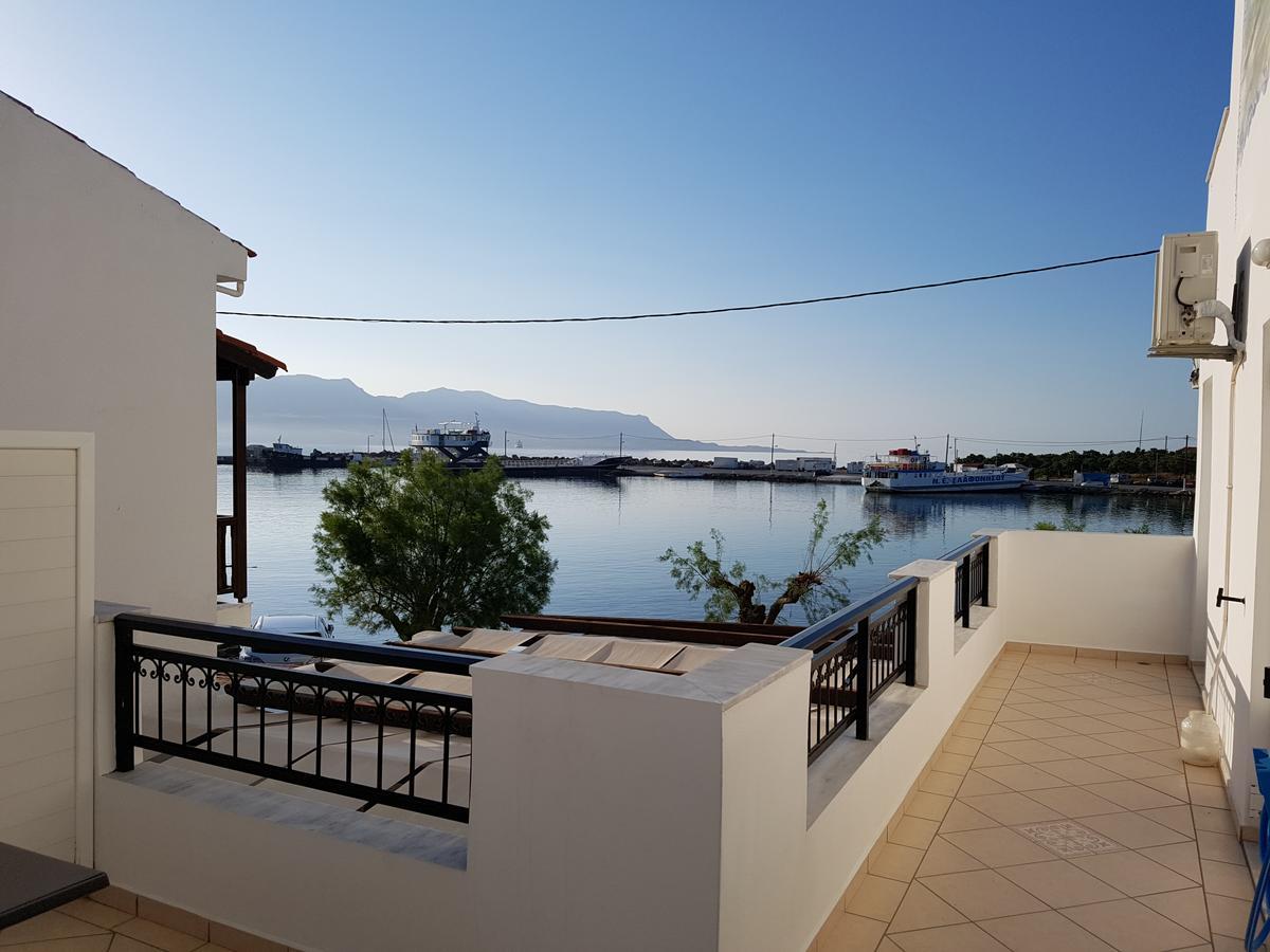 En Plo Hotell Elafonissos Exteriör bild