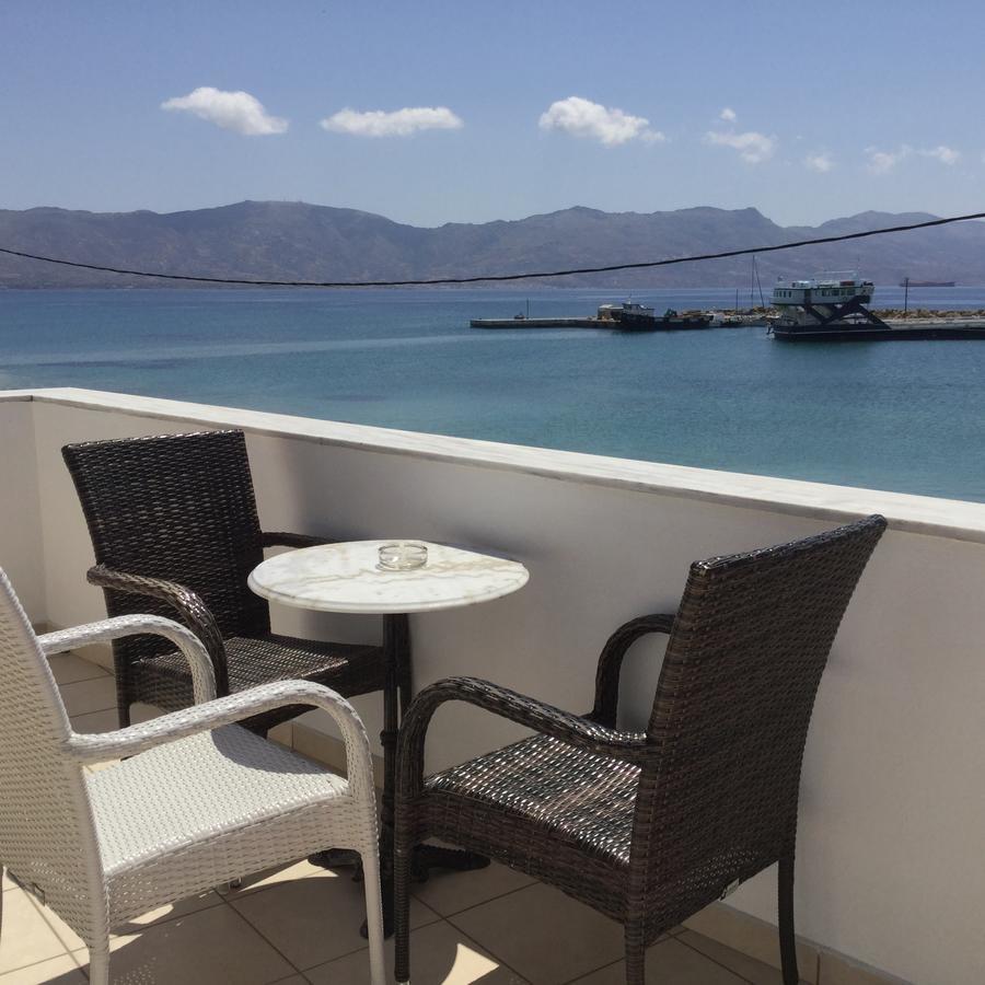 En Plo Hotell Elafonissos Exteriör bild