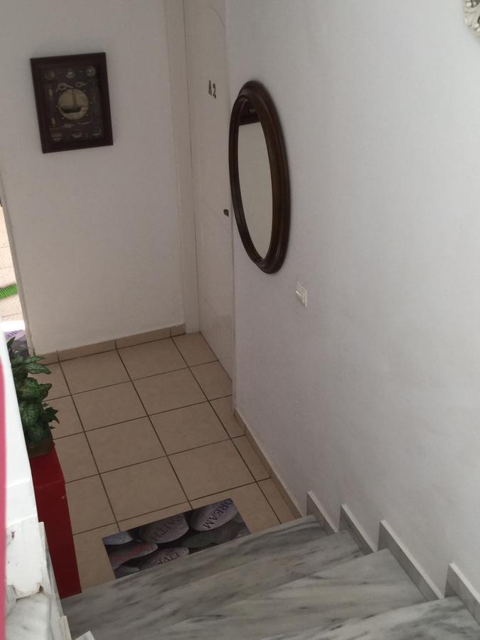 En Plo Hotell Elafonissos Exteriör bild