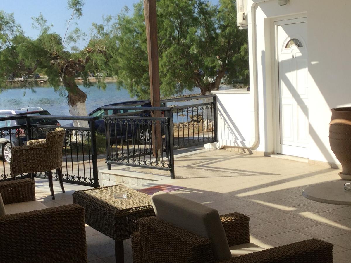 En Plo Hotell Elafonissos Exteriör bild